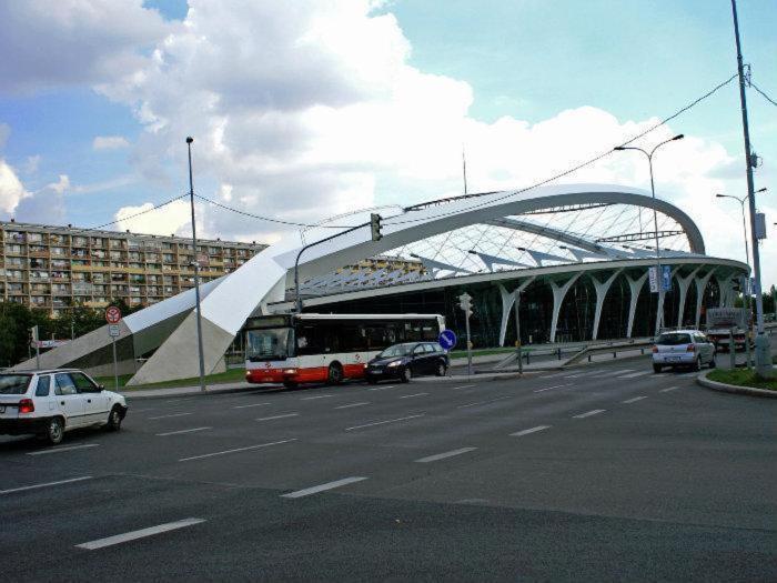 New Large Apartment, Free Parking! * Прага